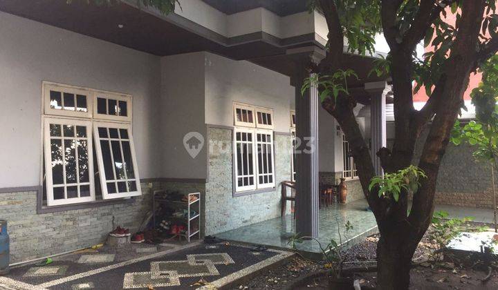 foto lainnya rumah 6 kamar tengah kota