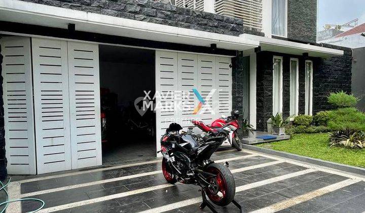 Rumah Cantik Ada Kolam Renang di Mainroad Cluster Araya Golf 1