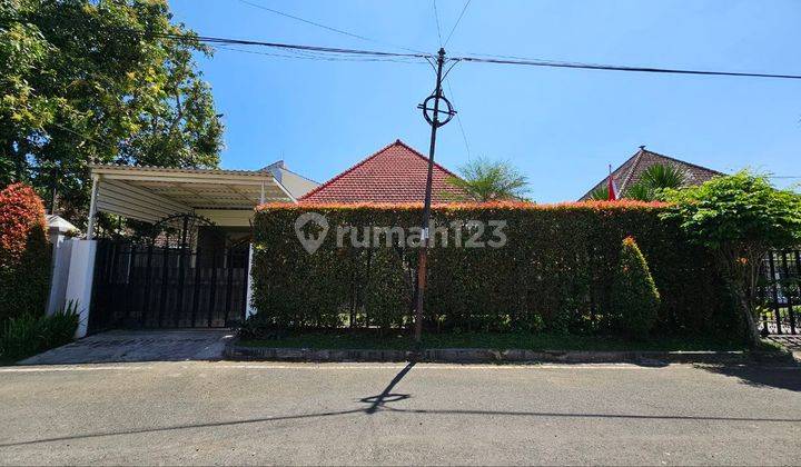 Rumah Lokasi Elit Dekat Boulevard Ijen Klojen Malang 1