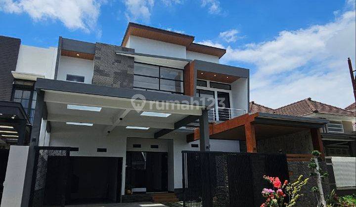 Rumah Mewah Eksklusif di Cluster Araya Golf Malang 1