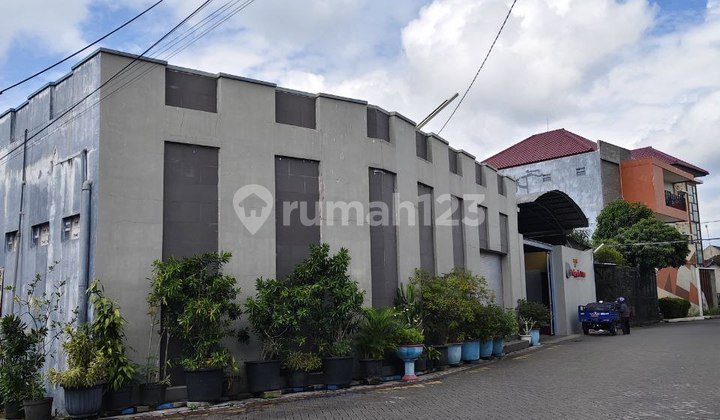 Spacious Strategic Warehouse at Simpang Borobudur Lowokwaru Malang
