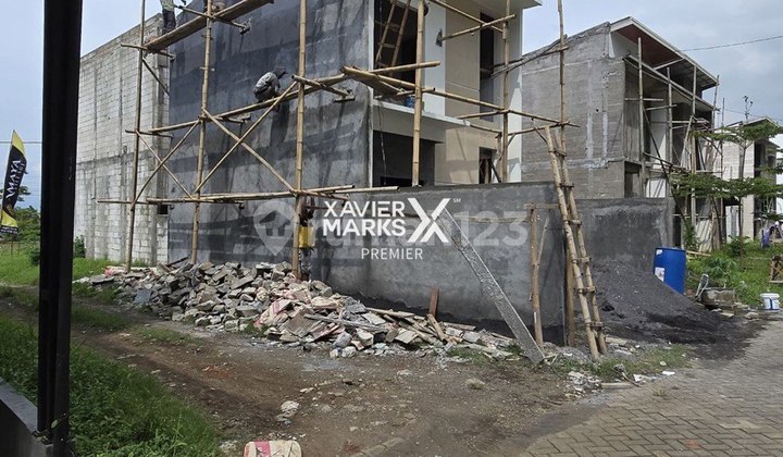 Rumah Proses Bangun dekat Exit Tol di Cemorokandang Kota Malang Rumah Proses Bangun dekat Exit Tol di Cemorokandang Kota Malang