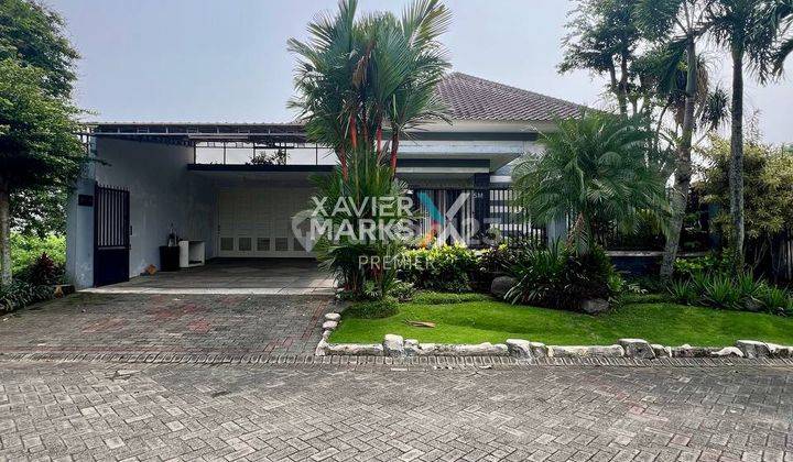 Rumah Mewah Ada Kolam Renang di Cluster Golf Araya Malang 1