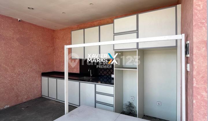 Strategic Commercial Building at Zero Soekarno Hatta Street Malang Strategic Commercial Building at Zero Soekarno Hatta Street Malang