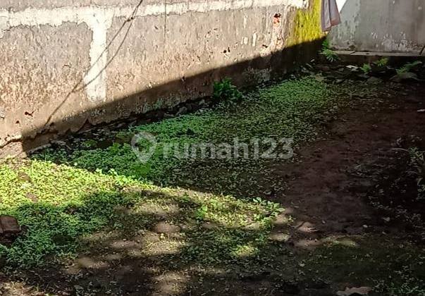 Well-Maintained House with Many Rooms Ready to Occupy in Kalpataru Klojen Malang 2