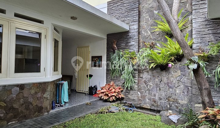 Spacious Clean Classic House Near Ijen Klojen Malang on Bandung Street 2