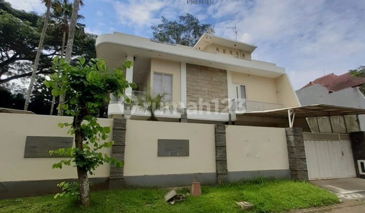 Rumah Lingkungan Nyaman di Araya Golf Malang Area Elit 2