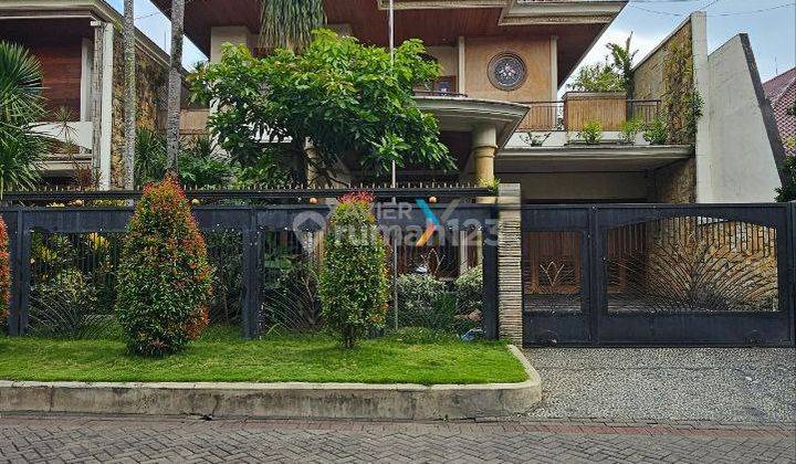 Rumah Mewah Premium Selangkah Dari Ijen Boulevard Klojen Malang 1