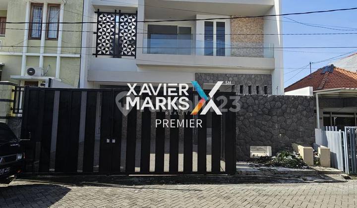 Rumah Modern Strategis Siap Huni di Manyar Tirtoasri Surabaya Timur Rumah Modern Strategis Siap Huni di Manyar Tirtoasri Surabaya Timur