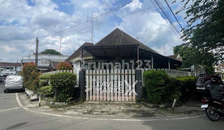 Dijual Rumah Terawat di Pulau Pulau Klojen Malang Vintage Estetik