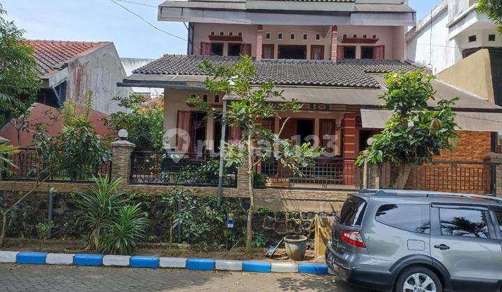 Rumah Besar Terawat di Puncak Buring Malang Siap Huni Dekat Tol Rumah Besar Terawat di Puncak Buring Malang Siap Huni Dekat Tol