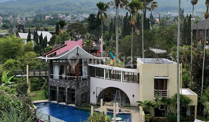 Villa Mewah Family Friendly Furnished di Klub Bunga Batu