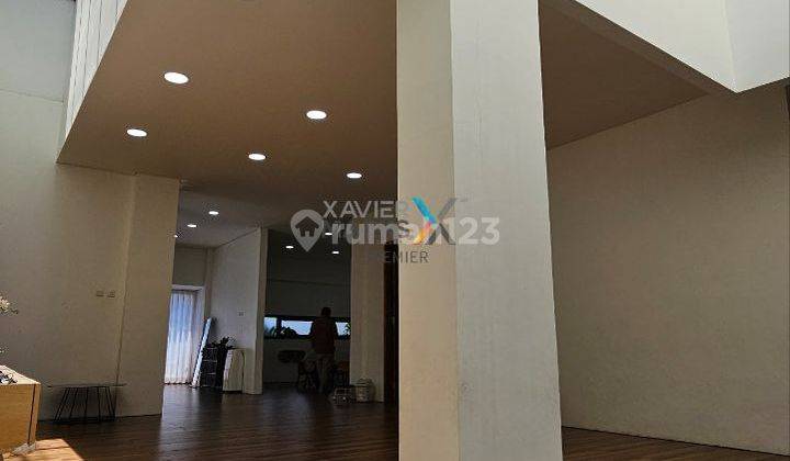 Rumah Mewah Artistik Furnished Tengah Kota Klojen Malang 6.5M 2