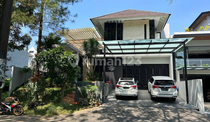 Rumah Luxury Ada Private Pool Furnished di Riverside Malang