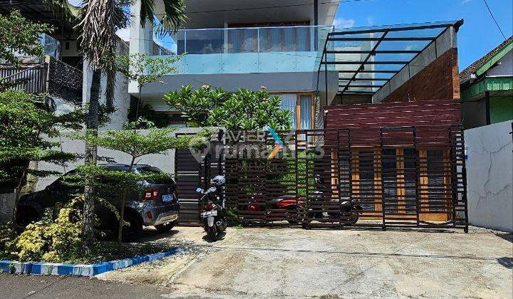 Rumah Mewah Artistik Furnished Tengah Kota Klojen Malang 6.5M 1