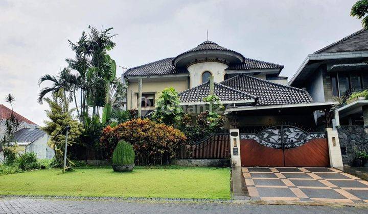 Rumah Mewah di Boulevard Kawasan Elit Araya Blimbing Malang 1