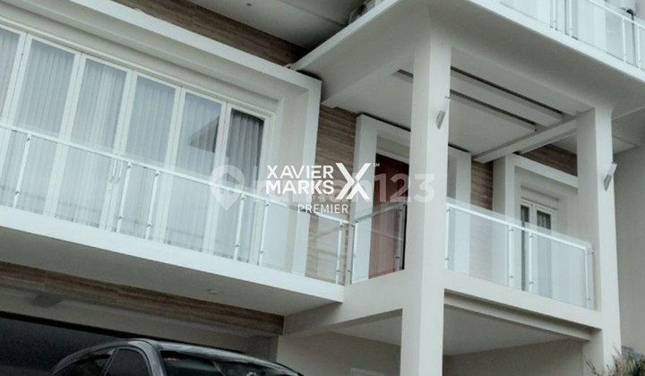 Dijual Rumah Elegan Area Pestisius di Greenwood Araya Malang 1