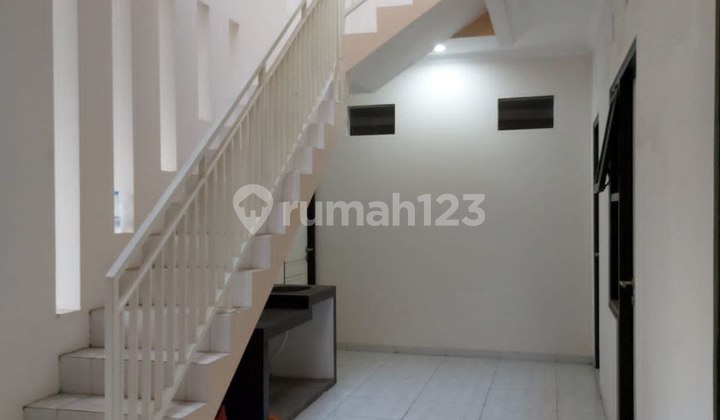 For Sale: Strategic Shop House with Bonus Boarding House at Simpang Gajayana, Lowokwaru, Malang 2