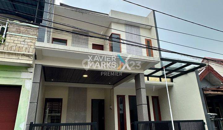 Rumah Baru Modern di Taman Sulfat Blimbing Malang 1