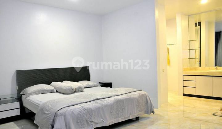 Rumah Luxury Ada Private Pool Furnished di Riverside Malang 2