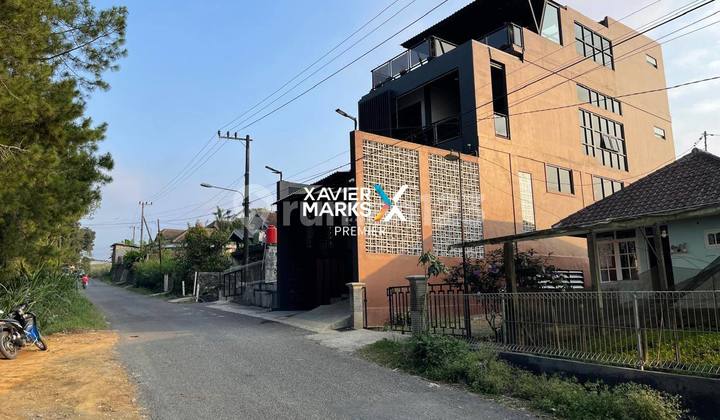 Strategic Clean Business Space Can Be Used For Cafe in Nongkojajar Pasuruan