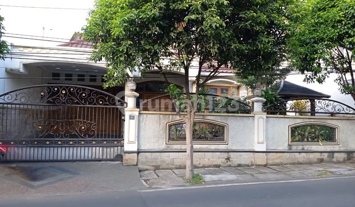 Spacious 5-Bedroom House in the City Center of Kaliurang Lowokwaru Malang