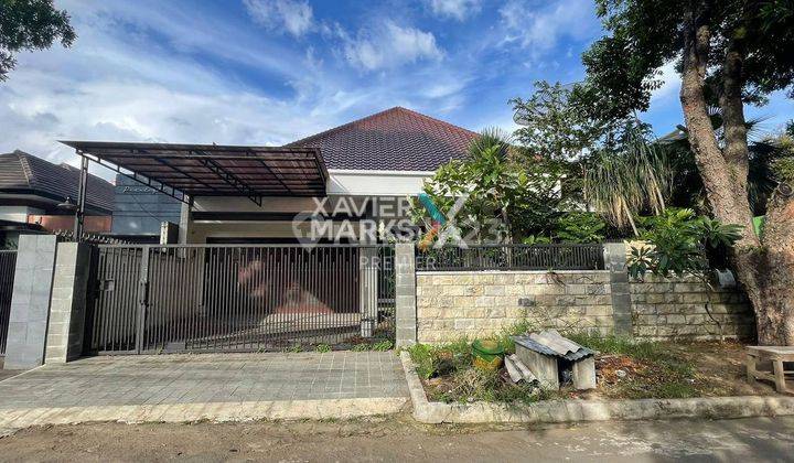 Rumah Mewah Modern di Dekat Jalan Besar Ijen Klojen Malang 1