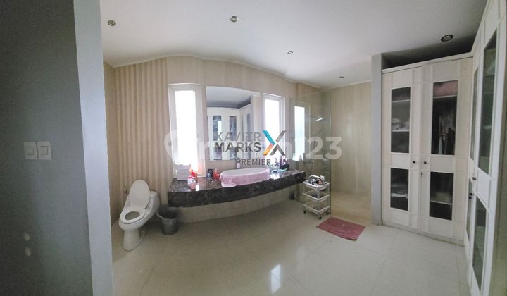 Beautiful Semi-Furnished House on Boulevard Dieng Malang 2