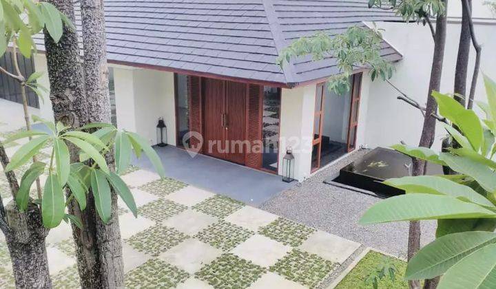 Rumah di Jl Supratman 6