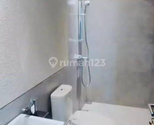 Rumah di Jl Supratman 8