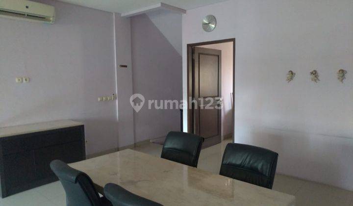 Disewakan ruko 3lt di Jl. Abdul Rivai 6