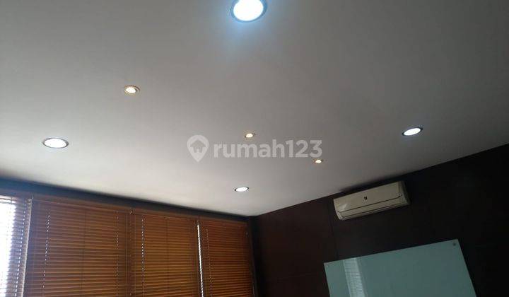Disewakan ruko 3lt di Jl. Abdul Rivai 8
