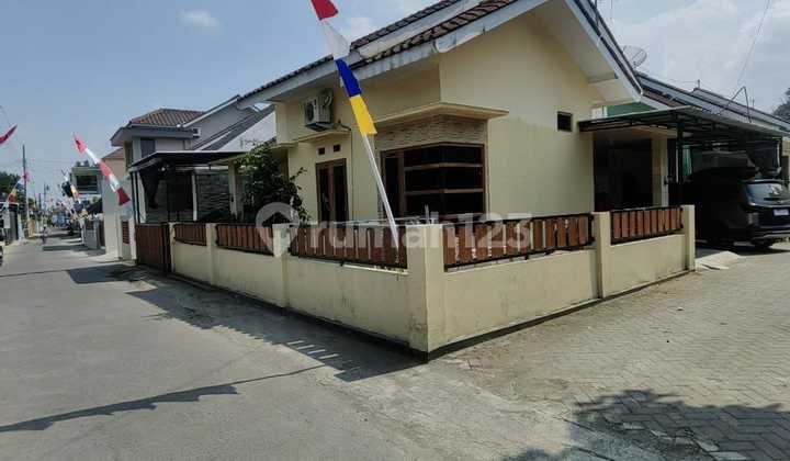 Super Cheap House on Sidomoyo Cebongan Street