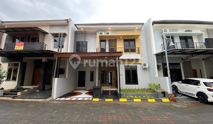 Beautiful Ready-to-Occupy House Near UGM Campus on Palagan Street Km 7