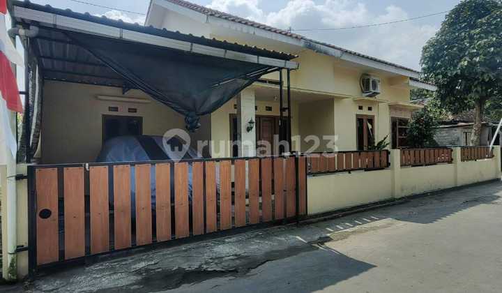 Super Cheap House on Sidomoyo Cebongan Street