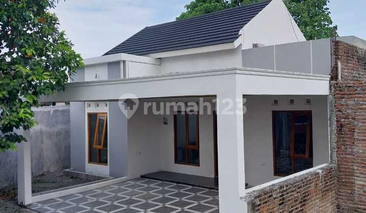 Rumah Cantik dan Asri di Jalan Godean Km 7 2