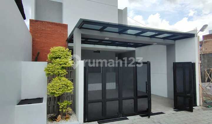Ready-to-Live House Fully Furnished Near UII Campus on Jalan Kaliurang Km.13 2