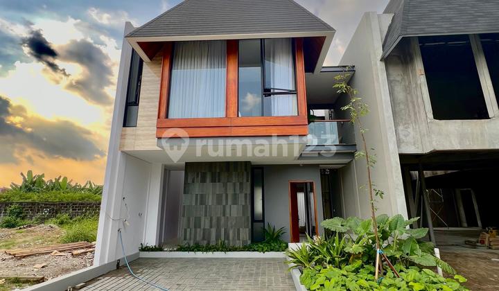 Rumah Mewah Dekat Transmart Di Maguwo