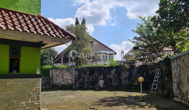 RUMAH MEWAH BESAR DALAM PERUMAHAN DEKAT KAMPUS UGM DAN UII DI JALAN KALIURANG KM 8 2