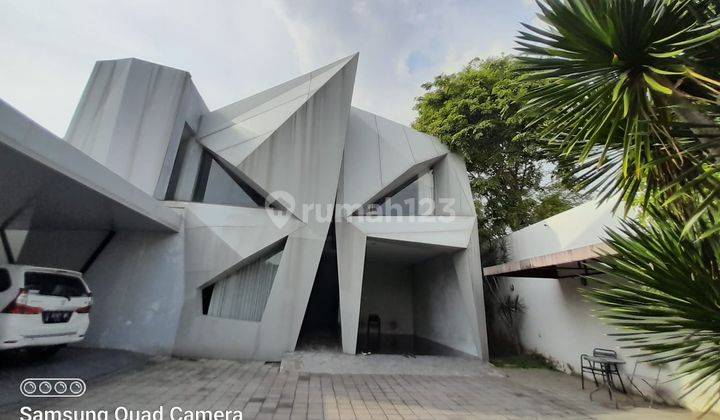 RUMAH.MEWAH DENGAN KOLAM RENANG DI TENGAH KOTA JOGYAKARTA  3