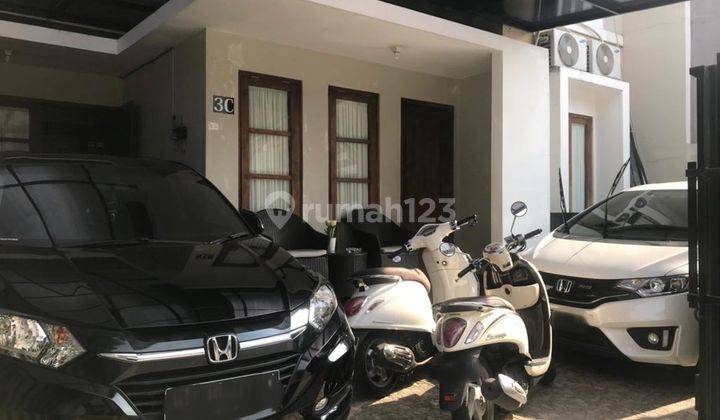 RUMAH MEWAH DEKAT KAMPUS DI SETURAN  2