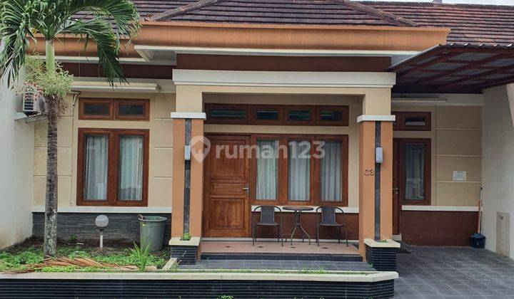 RUMAH CANTIK SIAP HUNI DEKAT KAMPUS UGM DI JAMBON 1