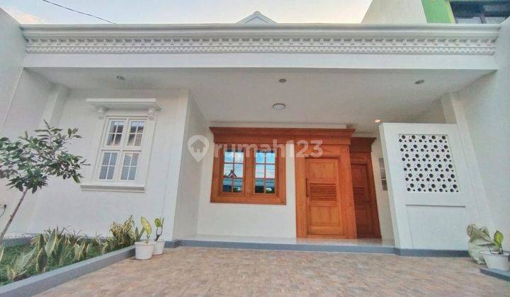 RUMAH MEWAH BERIKUT FURNITURE DI WIROBRAJAN 1