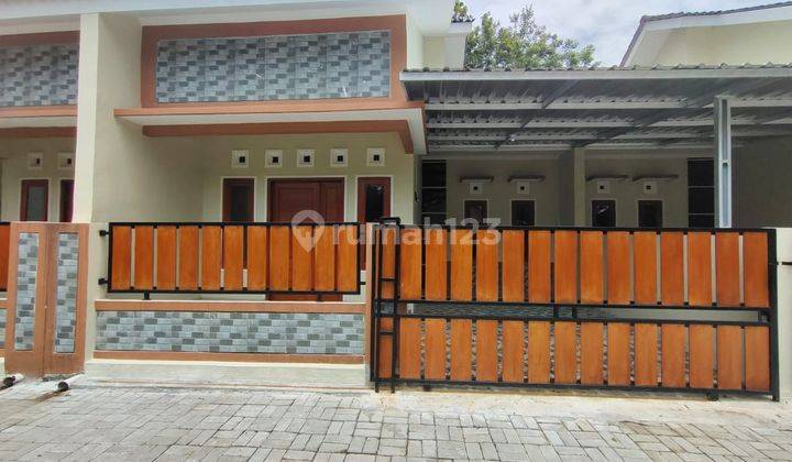 RUMAH CANTIK SIAP HUNI DI  MAGUWO  1