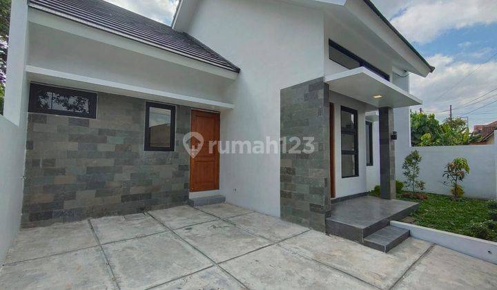 RUMAH BARU CANTIK SIAP HUNI DEKAT KAMPUS UGM DAN UII DI JALAN PALAGAN 2