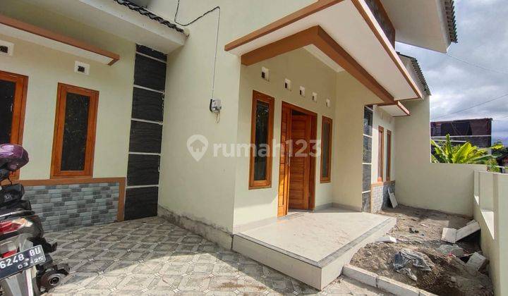 RUMAH BARU  CANTIK SIAP HUNI FI TIRTOMARTANI  2