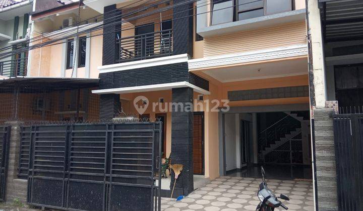 RUMAH BERIKUT KOSAN  DEKAT  BANYAK KAMPUS DI JALAN.WAHID HASYIM  1