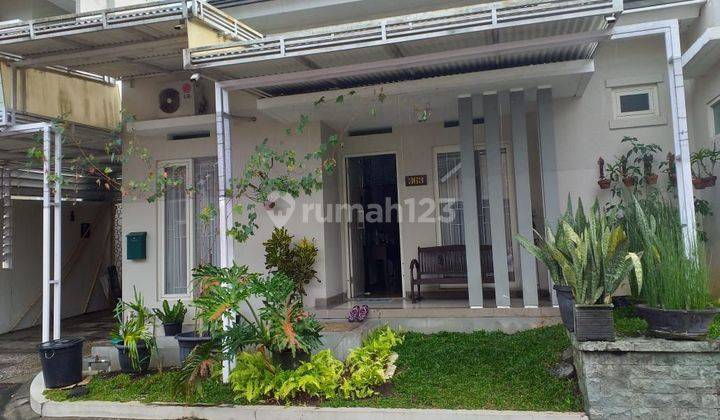 RUMAH SUPER  CANTIK DEKAT KAMPUS UGM DAN UII DI JALAN KALIURANG KM 9 1