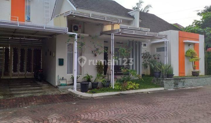 RUMAH SUPER  CANTIK DEKAT KAMPUS UGM DAN UII DI JALAN KALIURANG KM 9 2