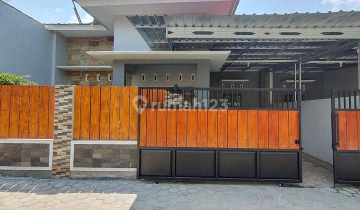 RUMAH BARU CANTIK  SIAP  HUNI DI MAGUWO 2